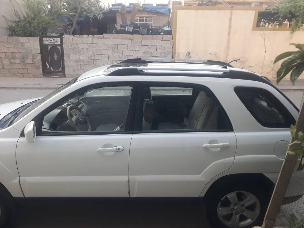 ‏KIA Sportage 2010
فول مواسەفات ( سڵایت ، ABS ،دەبڵ گێڕ تۆماتیک و عادی ،جام کارەبا، ناو زەردی شەریکە 
بێ بۆیاخ بێ سارد.  گێڕ و مەکینە بە شەرت
سنويه تازه يه به ناوي خومانةويه
***********
ز.م [hidden information]📞 السليمانية, العراق
