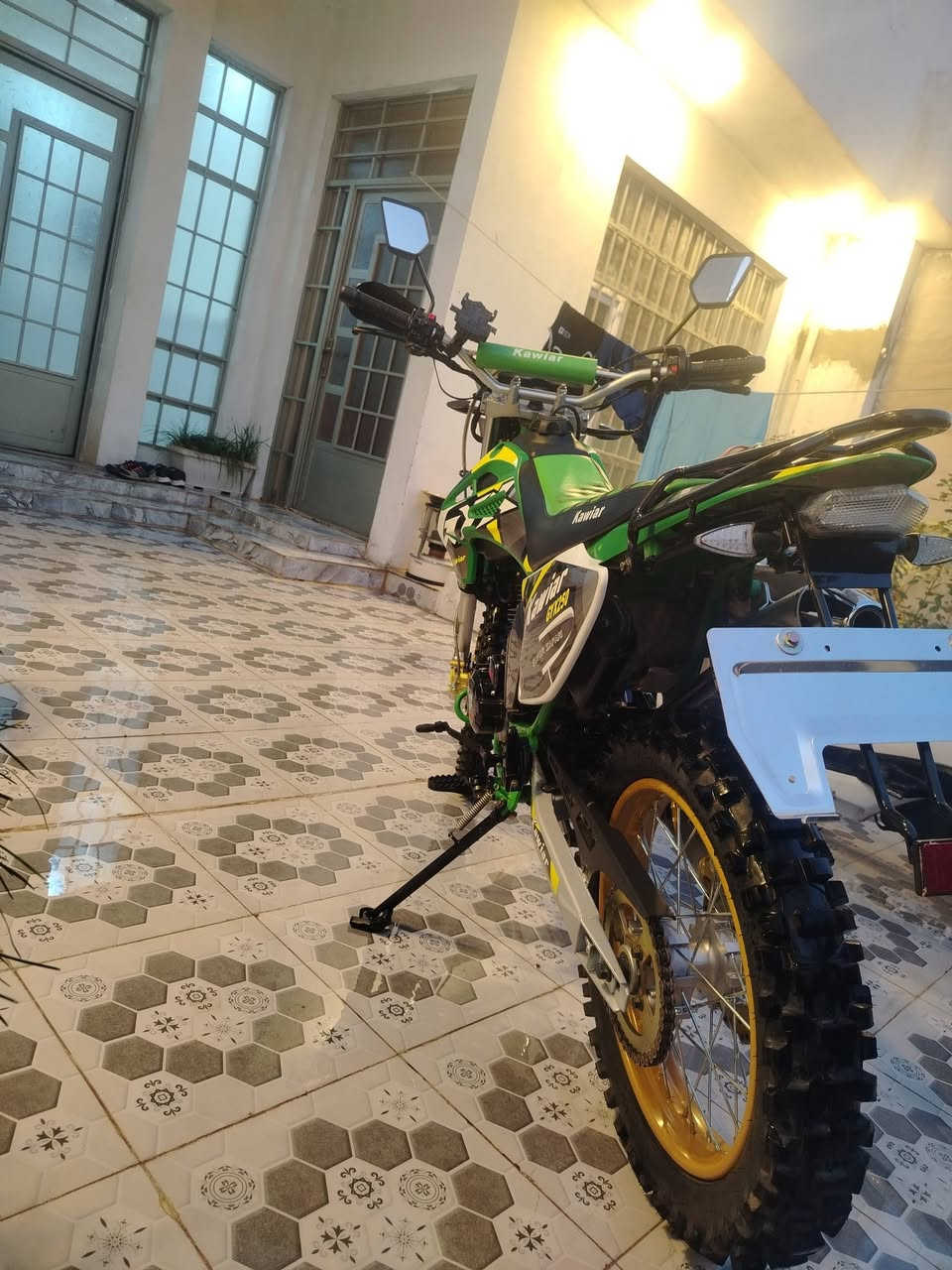 للبيع قفاز ياباني محرك250نضيف كلش زيرو السعر 1250،000 ماشي17000 دهن موتل كله اصلي وودرجه اولئ ونضيفه بشكل للاستفسار ***********
