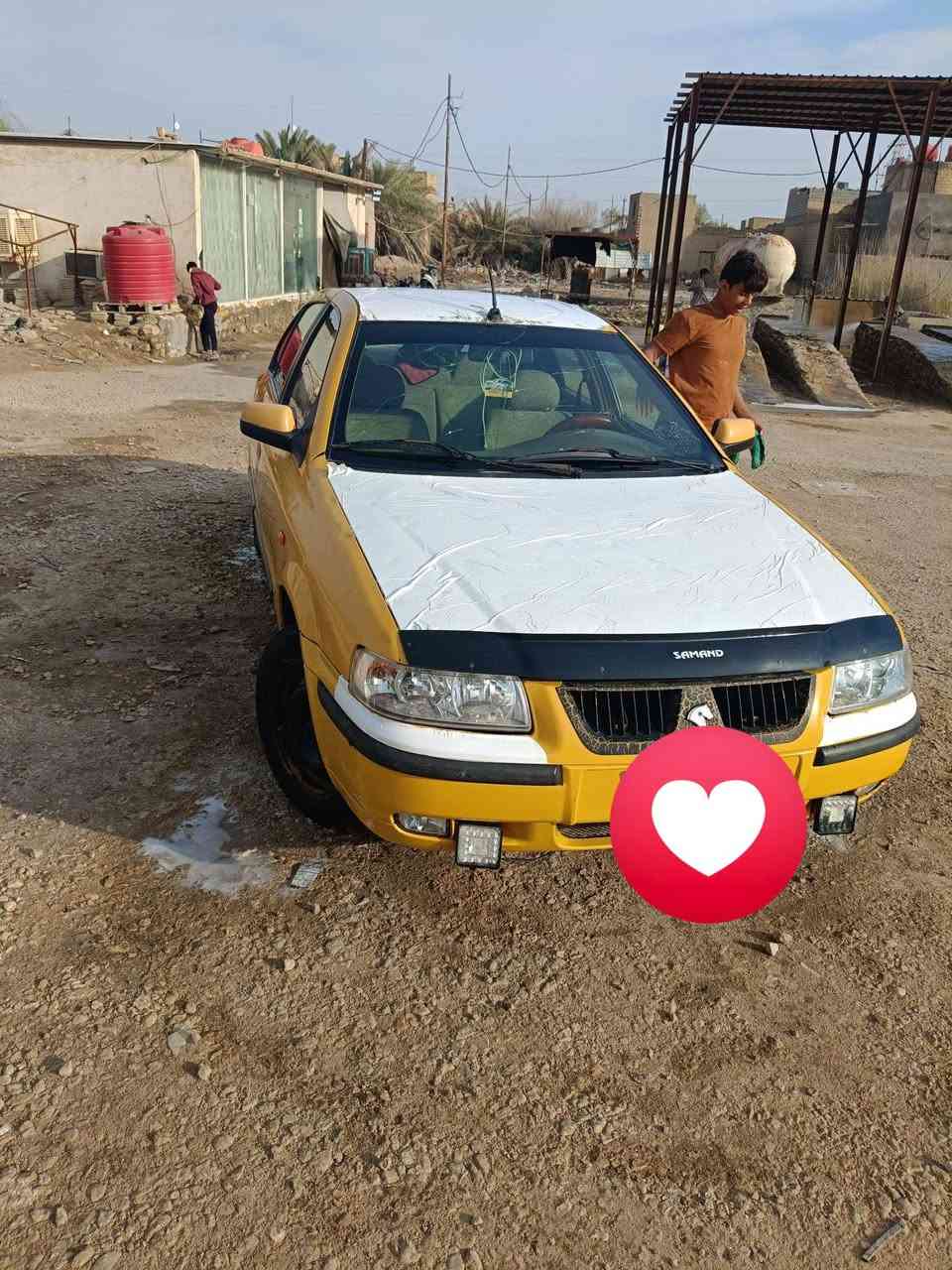 السلام عليكم ورحمه الله وبركاته سياره سمند موديل 2011 سياره باسمي رقم انجليزي بغداد حداديه تخم تاير سياره جاهزه ماكينتها تنقص شويه مكان السماوه رقم تلفون *********** السعر 28 بها مجال
