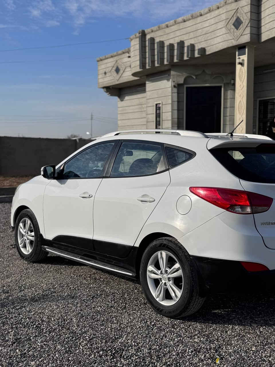 سيارة تكسون موديل 2012
للبيع نينوى شرط التحويل 
الضرر صبق  شبرالچاملق الخلفي
السعر 140 ورقة الرقم 
***********
