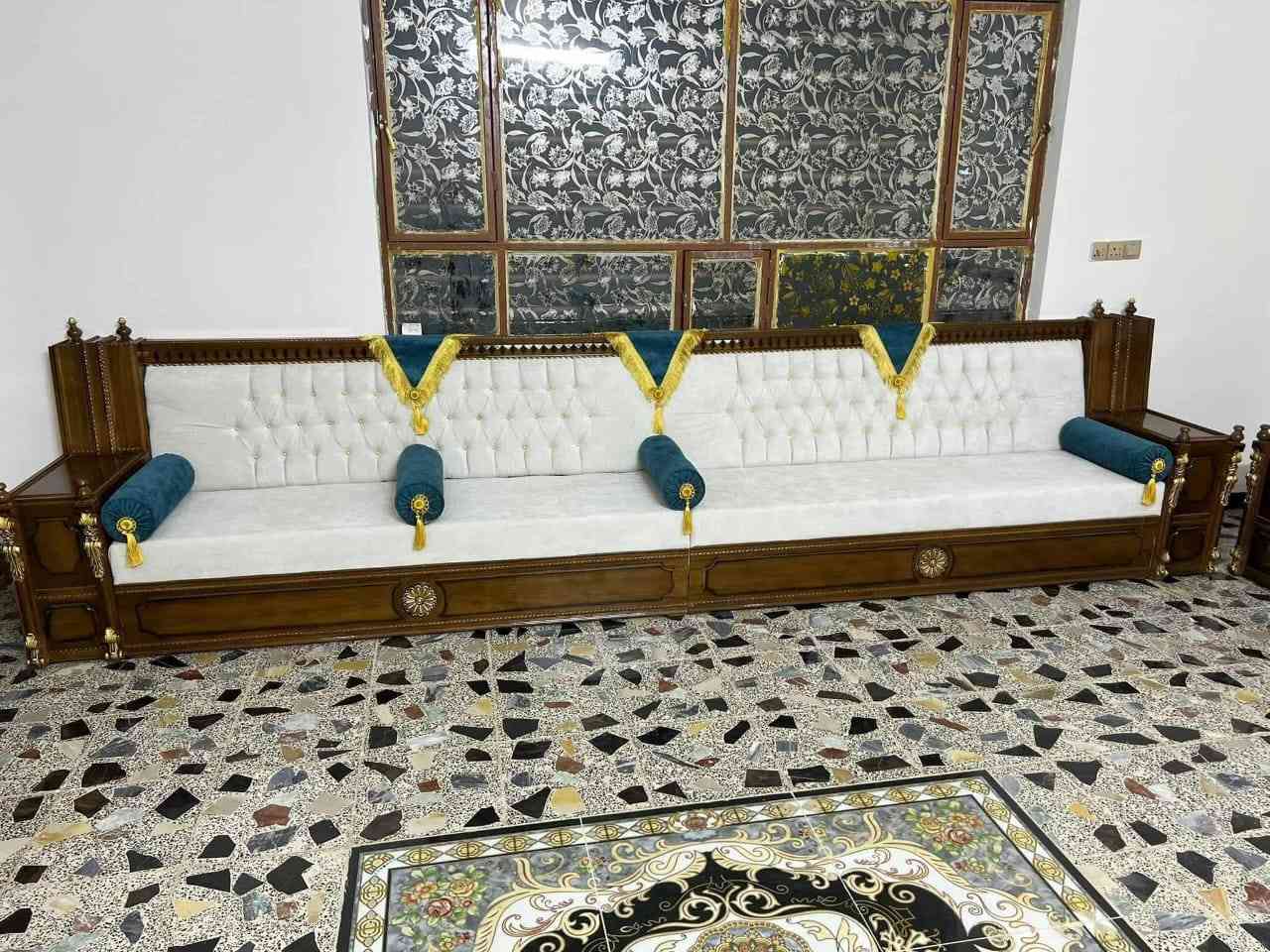 ⚜️ديوان حديث بأسلوب معاصر ومميز⚜️
موديل ملكي 👑

حسب طلب الزبون والمساحه المطلوبه🔨✂️
كادر محترف في التصميم والتنفيذ 👌

يوجد كادر متخصص لأخذ القياسات 📝

مصنوع من ارقى الاخشاب الطبيعيه👍
من خشب الزان الروماني المجفف🌞
والسنديان الامريكي 👌
خامات واقمشه مستورده جيدا جداً🛋

قماش خاصيه waterproofing

امكانيه تغيير لون الخشب والاقمشه حسب رغبه الزبون
العنوان؛ المحاويل 
للاستفسار يرجى مراسلتنا على بريد الصفحه📩
او الاتصال📞
***********
*********** بإدارة؛ احمد العزاوي
