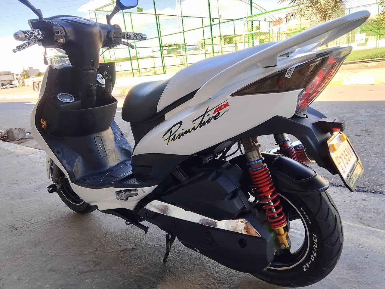 يالله
دراجه كايمكو حيل جديد نعومه فول كله شغال مابي اي نقص منزلي رمبه مصار شهرين السعر مليون وبي مجال للشراي ***********
المكان رمادي التاميم
