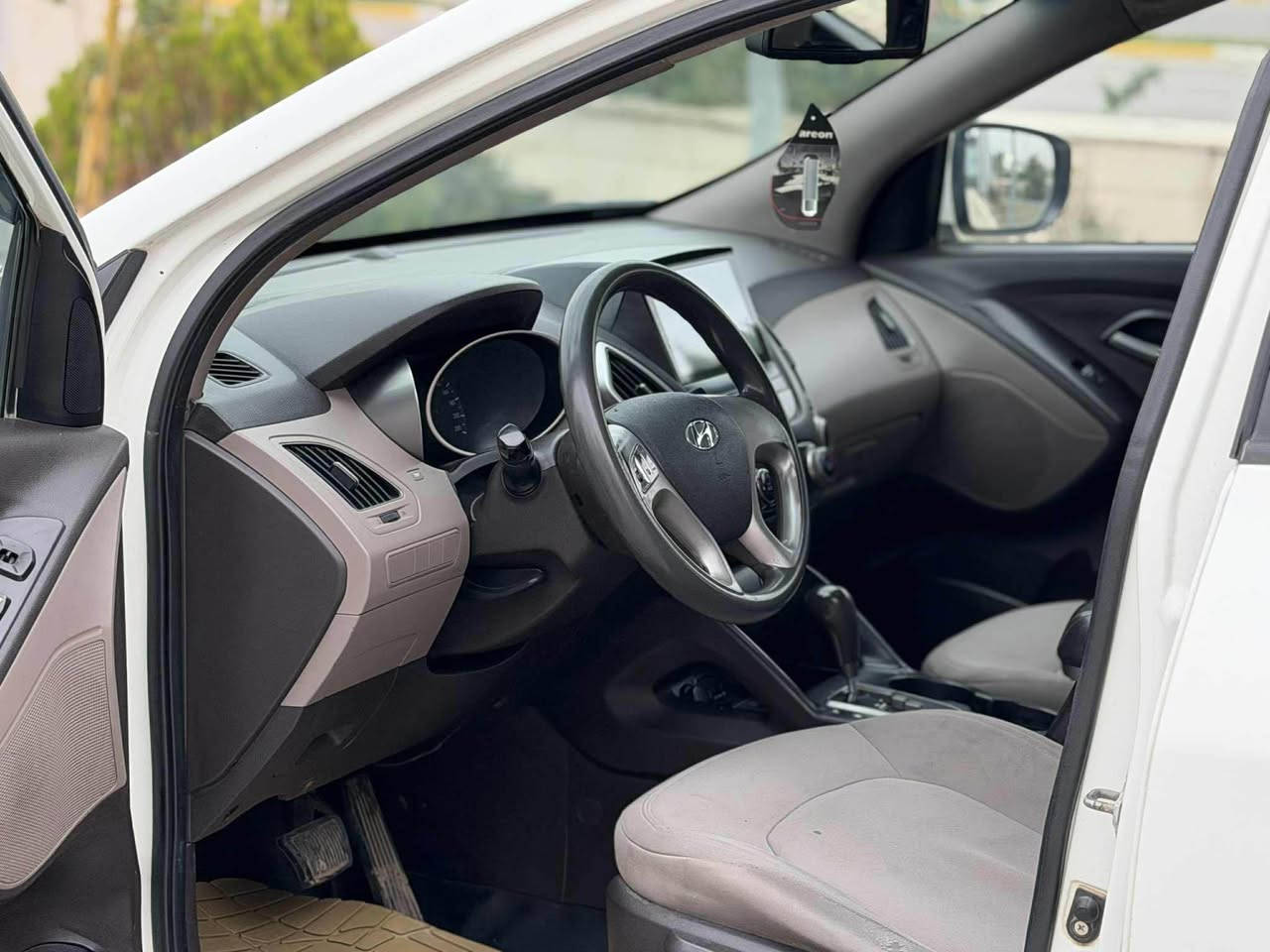 توكسون 2011 فول بانوراما 
كفاله عامه من صبغ وتبديل سعر ١٣٤ بي مجال بسيط
شاشه كامره بانوراما تحكمات محرك دوش 
رقم سليمانيه شرط تحويل او وكاله
تبريد تدفئه كهربائيات شرط
كير ومحرك مكفولات سياره جاهزه من كلشي 
سياره كلين بدون صبغ ..بي مكانين تعديل 
سياره بدون حادث بدون ايرباك 
مكان السياره كركوك 
سعر 134 ىبي مجال بسيط 
*********** كركوك, العراق
