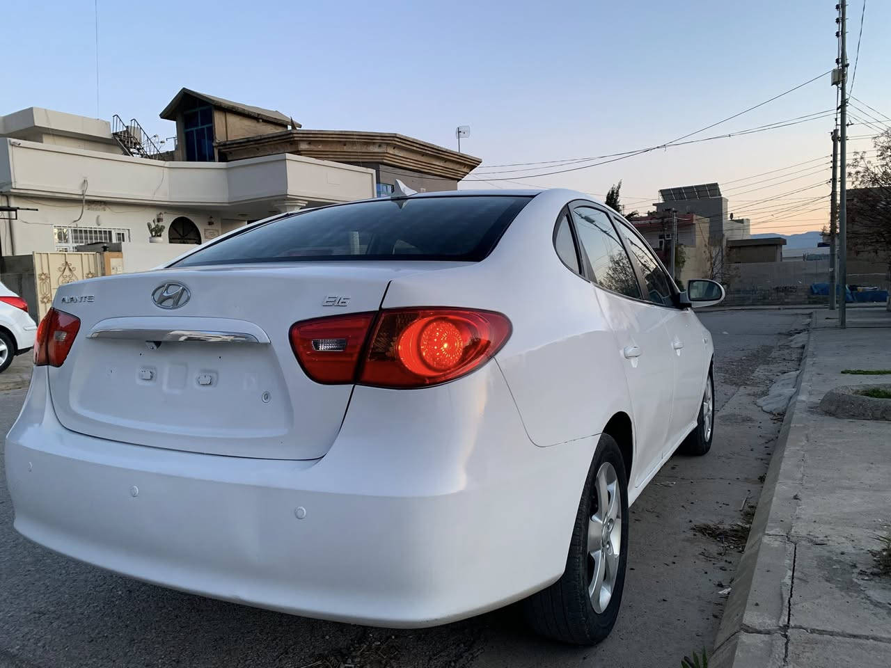 ئاڤانتی بڕاوە مۆدیل ٢٠٠٧ نمونە لە جوانی  ١٣٠ هەزار ڕۆیشتووە مەكینە بچووكی دكشن بەرز (مەرغووب) گێر ئۆتۆماتیك گێر و مەكینە بەشەرت سەقف و خایس و ڕزیووی بە شەرت چوار تایە و ویل گەورە سەیارەكە زۆر تووند و تۆڵە و هەر هەموو شتێكی بەستراوە و مەزبووتە 
ژمارە موبایل/  
***********
***********
ناونیشان ڕانیە 
تكایە ئەگەر موشتەری تەلەفۆن بكە یان لە مەسەنجەر نامە بنێرە
