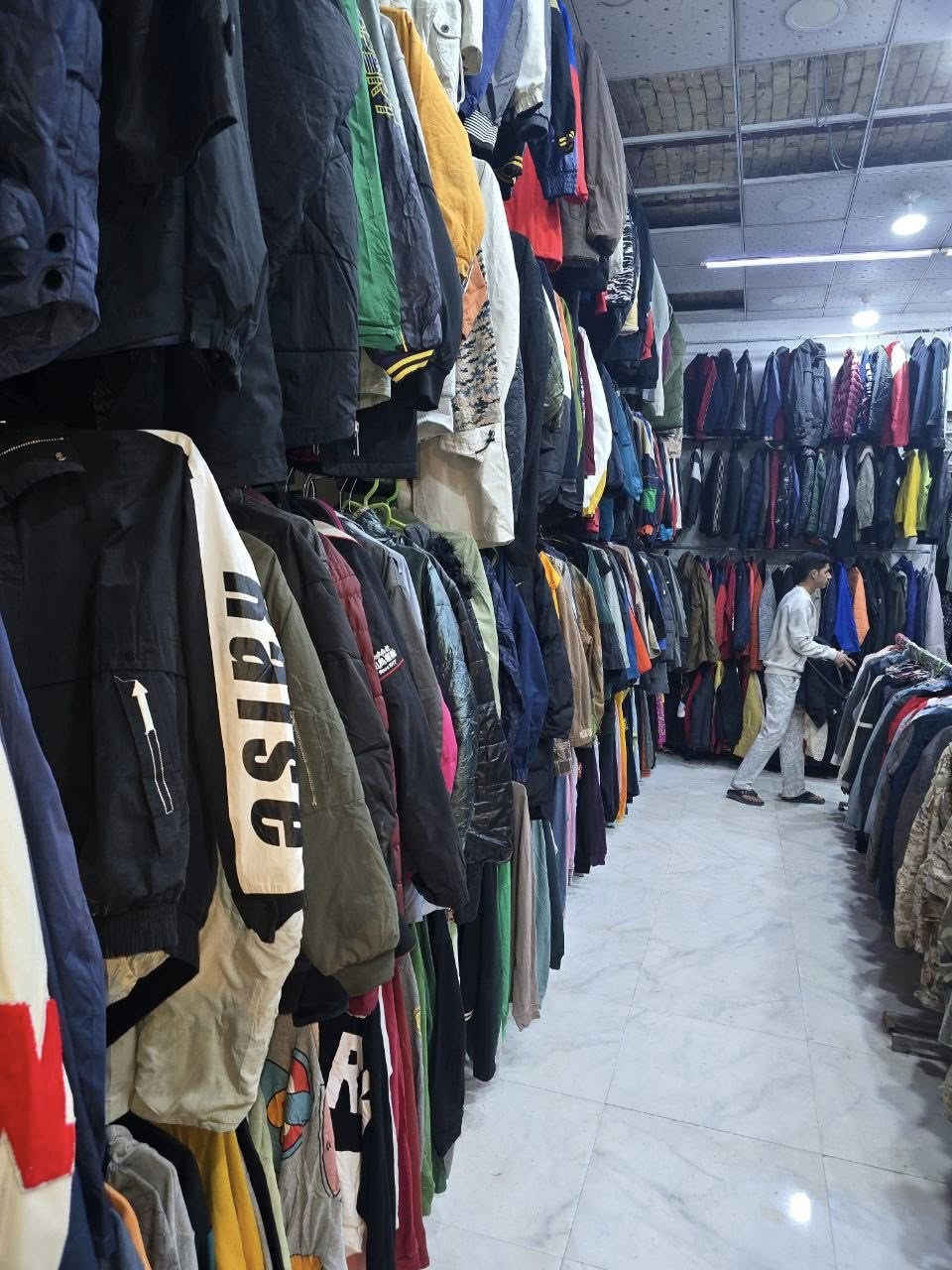 محل للبیع باله رجالی قمصله ٫سویتر٫بجامه٫بلوز ٫ریاضی ٫ستره٫کوت٫بنطرون٫عسکری٫قمصان٫احذیه
المکان مغربه مقابل مطعم حمیسه
العدد حوالی 2000قطعه او اکثر 
للاستفسار الاتصال علی رقم
***********
