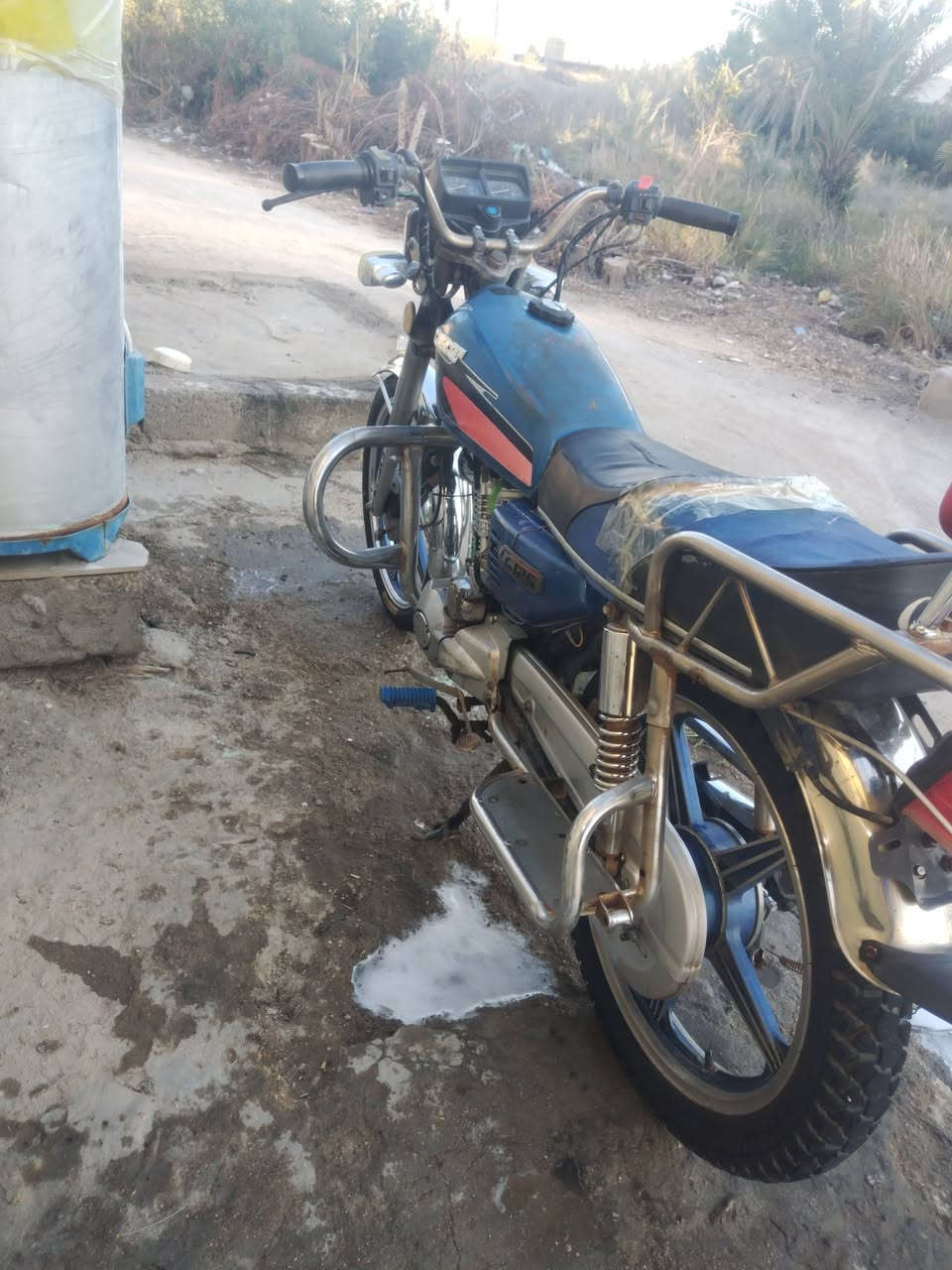 سلام عليكم بارت كلك كلك موديل 21 مكنيه نضيفه مفتوحه دراجه كامله مكان ناصريه مركز شارع السفينه *********** سعر 450 مكفوله عن سرقه
