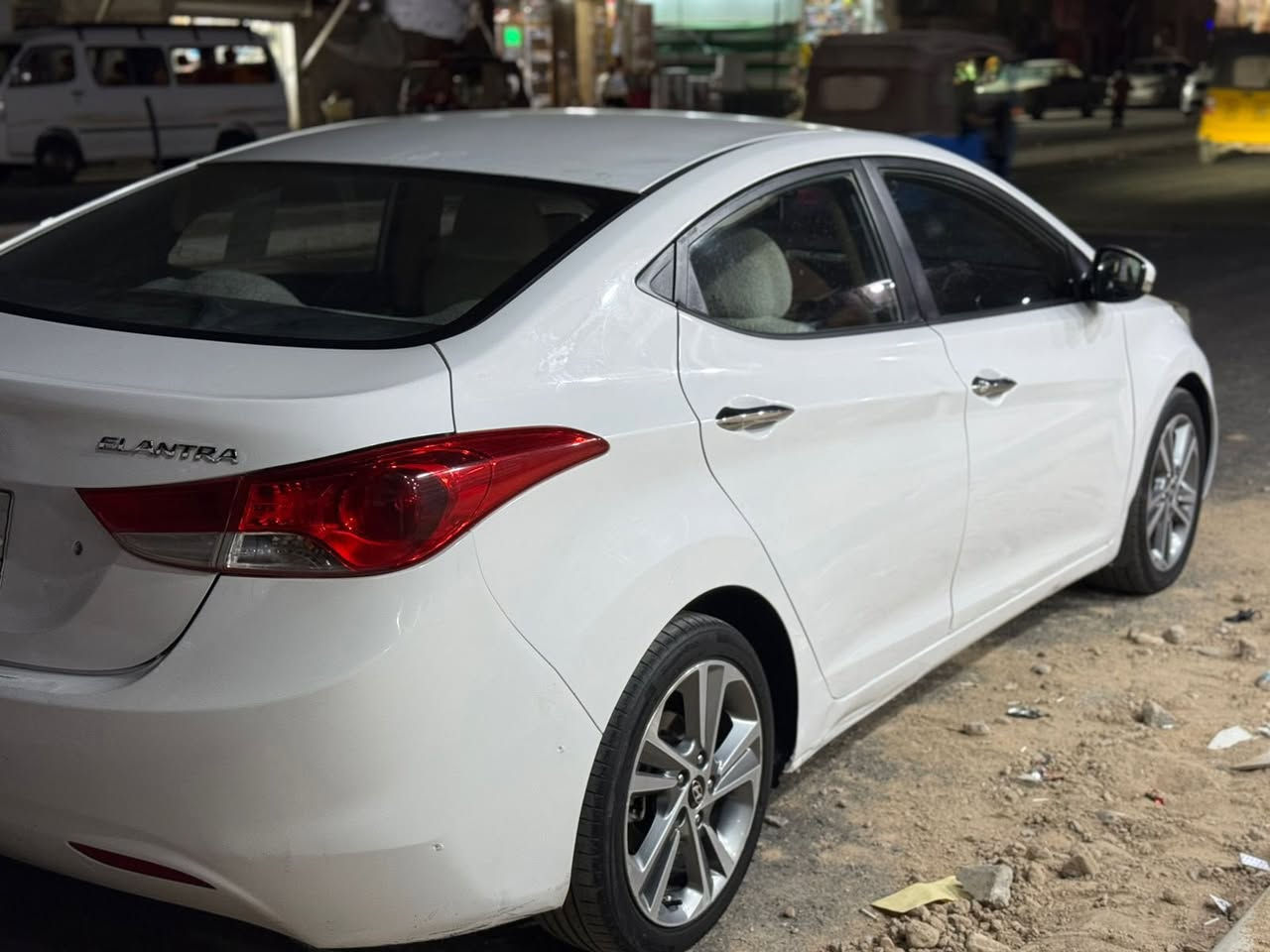 النترا ٢٠١٤ مكفوله ما عده رشه بلصندوك ودوسه
 مكينه كير مكفول ١٦٠٠ 
مكان سياره بصره 
سعر ١٠٥ 
هـ***********
