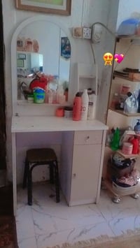 ميز مراية • أثاث نوم