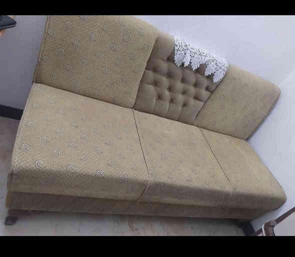 ديوان للبيع صاج ثكيل اخو الجديد سعره ٢٠٠ وبي مجال مكانه الدورة للاستفسار الاتصال بالرقم ***********
