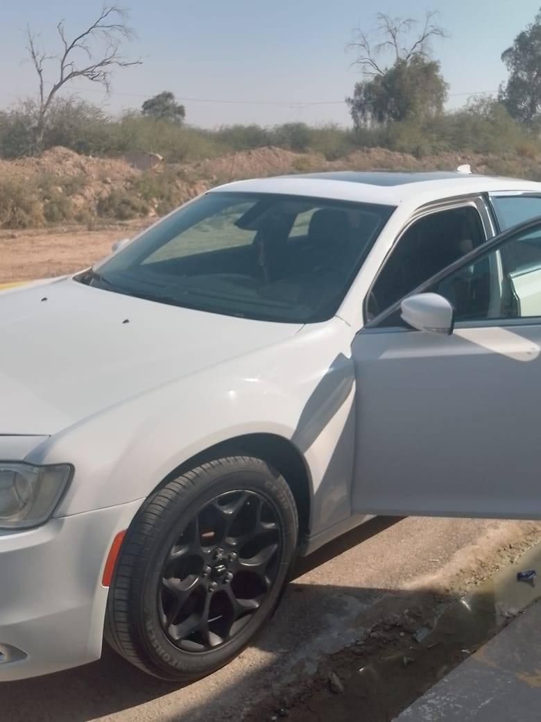 اوباما ٢٠٢٠ اصل ١٥ تبديل جاملغ امامي ايمن فقط بدون ايرباك وصبغ بسيط جاملغ خلفي ايسر طخه ستوته  
فور ويل بانوراما حساسات رادار جانبي تدفئه كشن السعر١٧٥ وبيهه مجال او مراوس بدورنكو او جيب ***********
