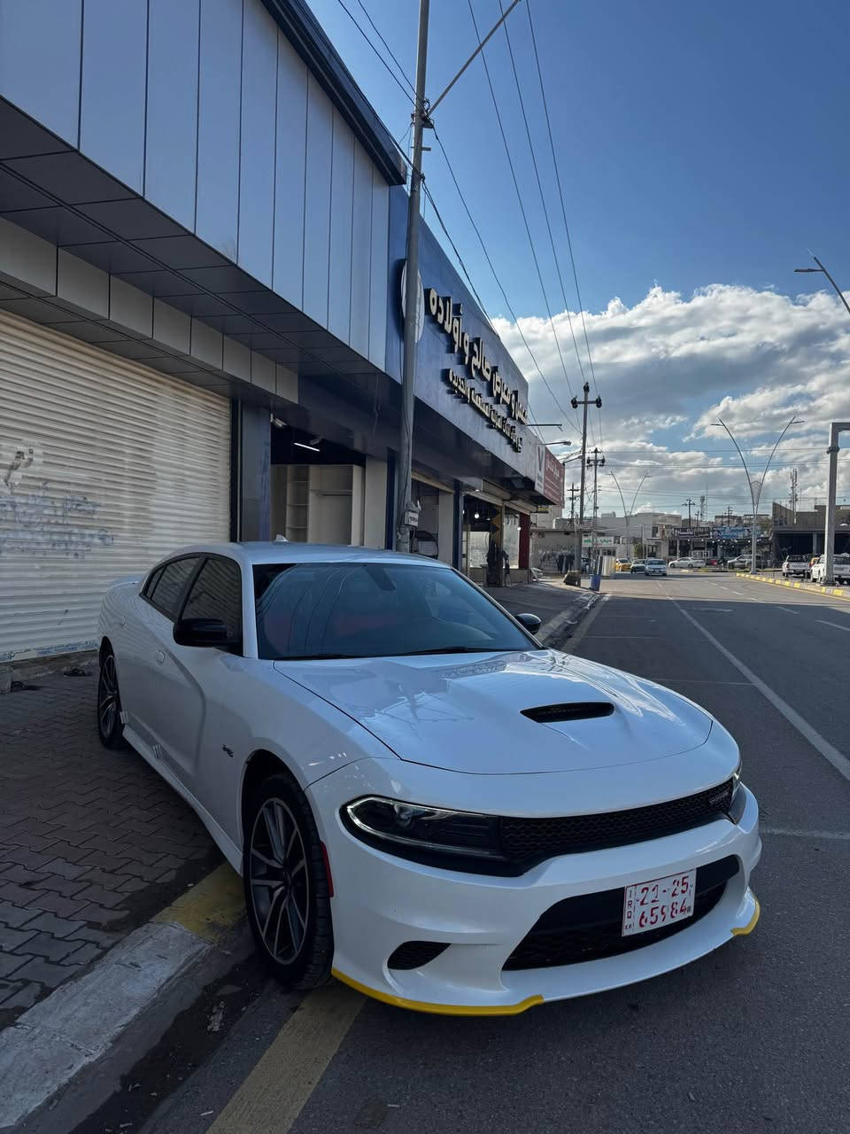 للبيع دوج جارجر 2023 RT الاصدار الاخير
بدون رقم يترقم شكالي
حادثه جداً خفيف بس البنيد ونفسه معدل
وبي قطعتين تبديل صبغ مال امريكا بدون حادث
سياره جداً نظيف 
مكان كركوك ***********
السعر :٢٢٥ بي مجال قليل كركوك, العراق
