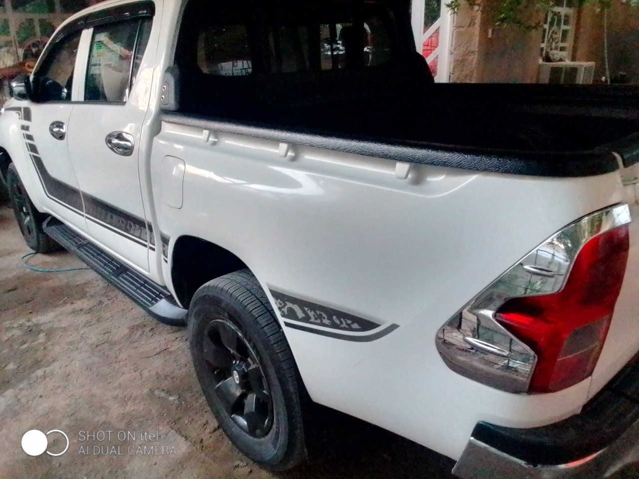 هايلوكس فور ويل للبيع موديل 19 مكفولة كفالة عامه كير اوتماتيك سنوية لل29 تخم تاير سيارة جديدة بمعنى الكلمة مكان البصرة لدير للاستفسار الاتصال ***********
