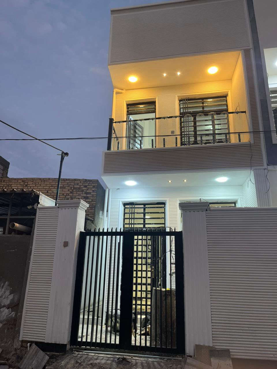 لبيع بيت عدد 2
مساحة البيت الواحد ١٠٠متر طابقين البيت الواحد 

شارع ٨٠ مقابيل القبة  الذهبية
يبعد عن شارع ١٢٠متر قرب مدرسة طريق الإيمان 
الاستفسار 
***********
***********
***********
