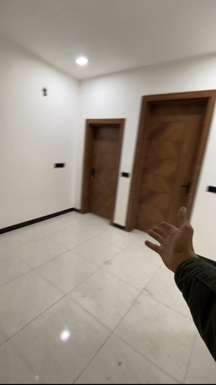 📍الاعظمية - قرب ساحة عنتر
شقة زيرو ديلوكس VIP للإيجار 
(مصعد شغال ٢٤ ساعة)
المحتويات : 
غرفة نوم -صالة-مطبخ -خدمات -بالكون
للتفاصيل اكثر والفديو تواصل على : ***********

(للعوائل فقط)
