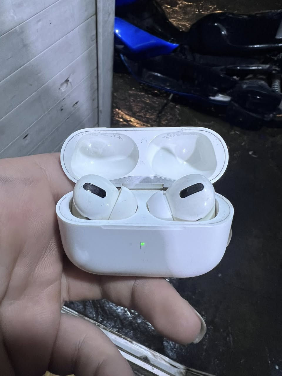 سلام عليكم سماعه ابرو جيل الاول 
السعر 150وبيه مجال 
العنوان بغداد بلديات 
رقم الهاتف***********
