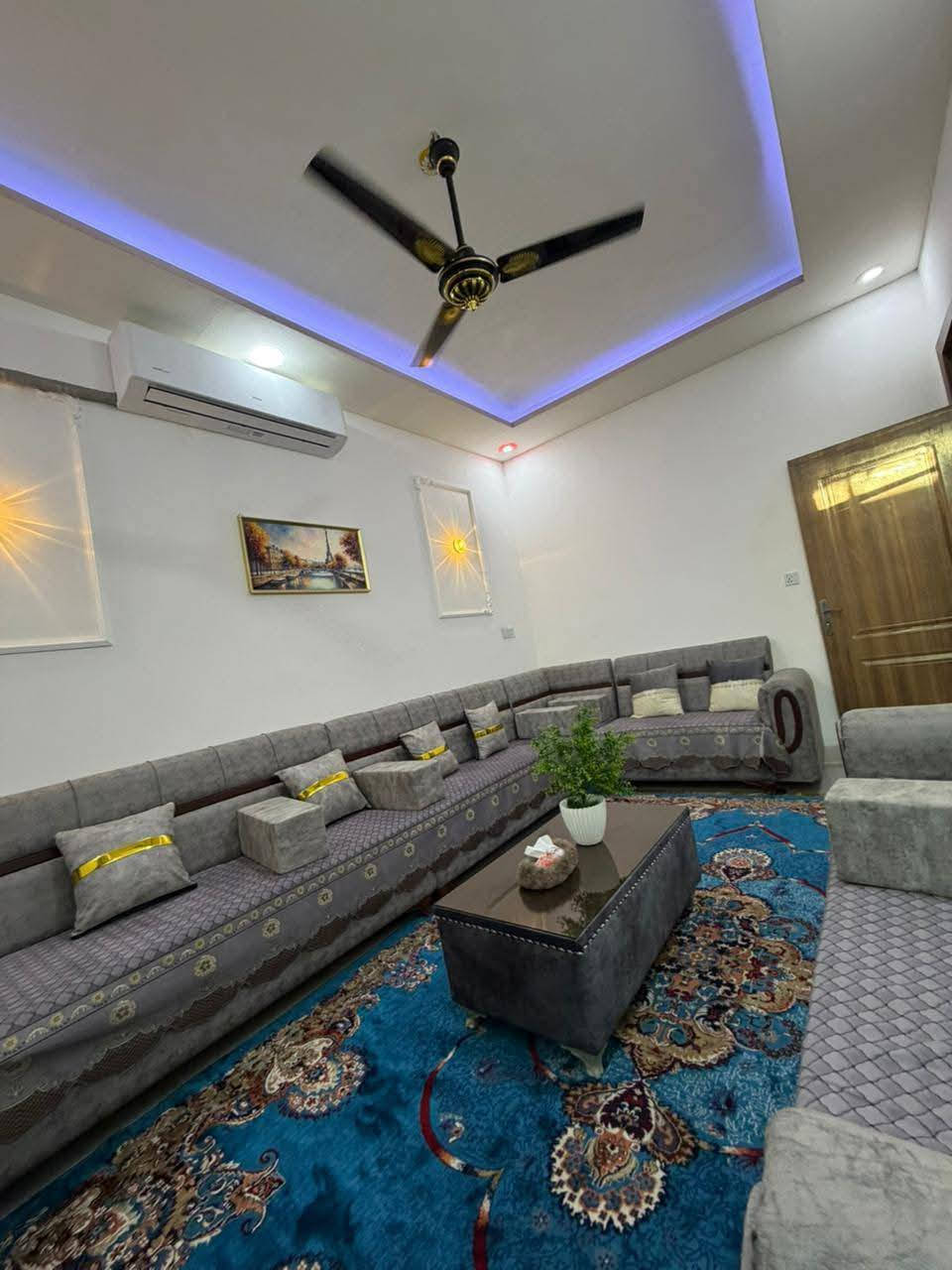 100متر سند 25 مع قرار محكمه ثاني يوم العنــــوان #النجف شارع المطار مقابيل ملحق قريه الغدير بالخط الأول السعر 42 وبي مجال للستفار ***********او مراسله واتساب ***********
