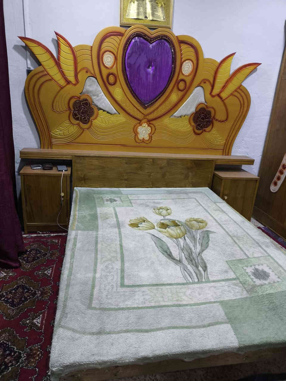 جربايه وكومديات وميز مرايه للبيع السعر 150العنوان نجف جديده الرابعه للستفسار خاص او على الرقم هاذه ***********
