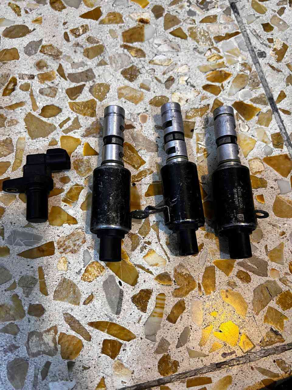 سلام عليكم
قواعد دبلات كوري  جدد بالايلون  سعر ٣٠
دبة ماء راديتر ١٥ الف 
حساسات  الواحد ١٥ الف 
مكاني بغداد الاتصال على الرقم 
كل الغراض شرط الفحص 

***********
