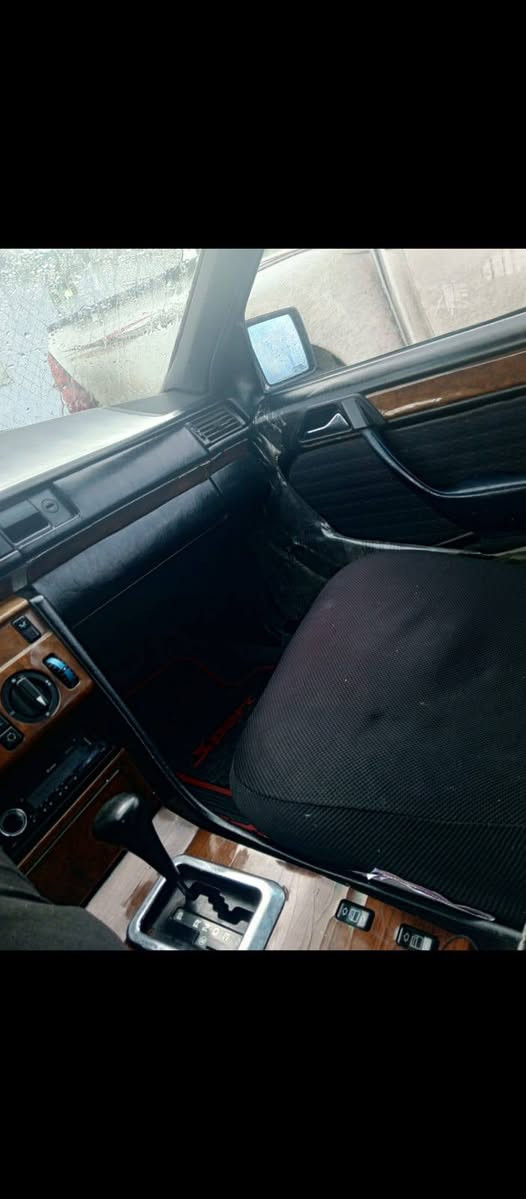 سلام عليكم 
مارسيدس دب موديل 89
رقم بغداد سنويه بيهه سنه بنهاية ال 26 تنتهي 
مكينه  Vvt 2500
مكينه فول شلعه كير برادو قبل شهرين بدلته
حداديه تخم تاير كهربائيات سياره جاهزه للخير 
شرط ترايك لبغداد
السعر 55 وبيها مجال

عنواني بصره قضاء المدينه 

***********  بي واتساب
