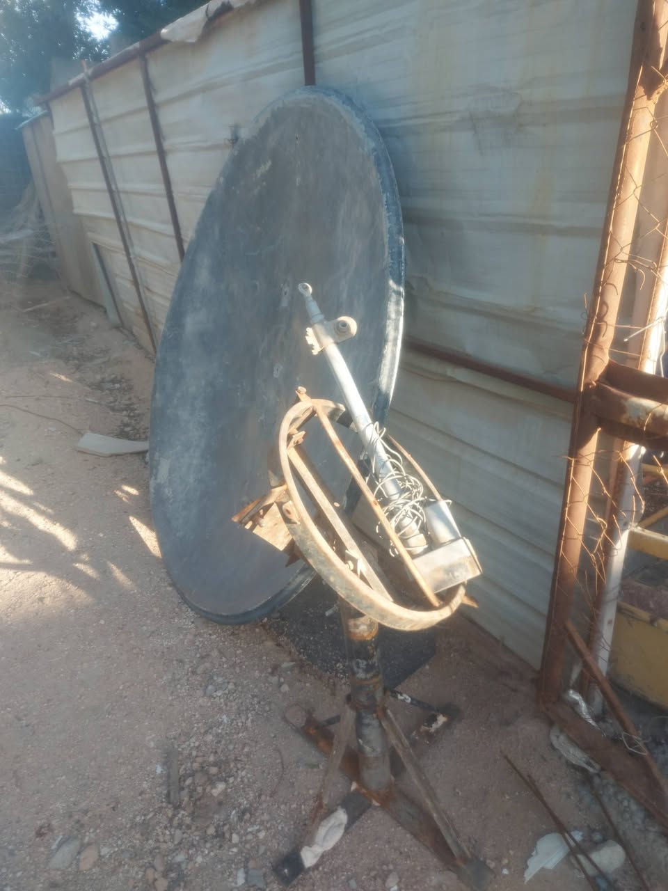 عندي هذا الطبق هو وملحقاته مكاني نجف..
***********
