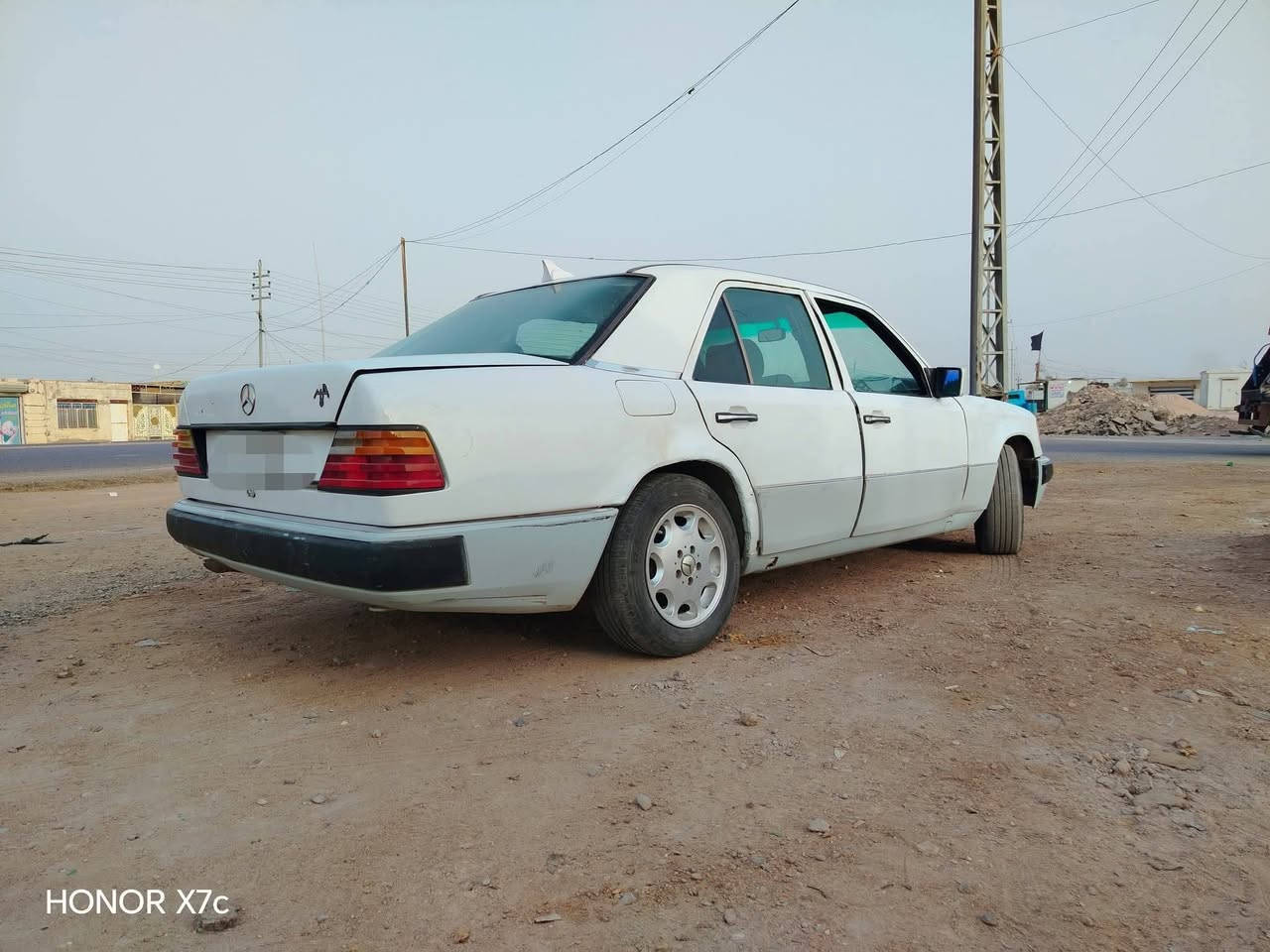 السلام عليكم
#سيارة للبيع او المراوس نوع
(#مرسيدس دب 300)

#المواصفات..

#موديل ١٩٩٠
#لون ابيض
#تخم تاير
#حدادية جديدة
#تبريد شغال
#مكينة وگير vvt ٢ ونص مجاول
#كهربائيات جاهزة
#غرفة جديدة

#الشرعيات..

#رقم #بغداد مشروع وطني
#سنوية ٢٠٢٨
#شرعيها موجود تحويل بعد الشراء مباشرة

#الموقع
#العمارة _ حي العسكري 

#السعر
(٣٨) ورقة قابل للتفاوض 

للاستفسار اكثر الاتصال على الرقم
*********** 

#محمد_الدراجي_لتجارة_السيارات
