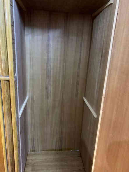 السلام عليكم غرفة اخشاب تسكام الخارج وداخل صاج وضيفه 100٪ السعر مليون وبيهه مجال اتصال ***********
