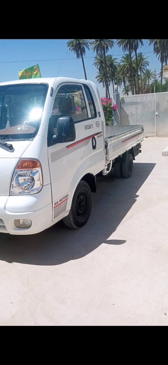 ياالله كيه بنكو حمل للبيع سياره موديل 12 كفاله عامه فقط صبغ بنيد والكصه للجماليه فقط بدون دواخل سياره جديده مكيه وكير كفاله تخم تاير جديد رقم واصط تحويل مباشر انكليزي باقي على استلام مكان بابل رقم موبايل *********** اتصل وبيك خير ودلل ملاحظه سعر 90 وبيه مجال
