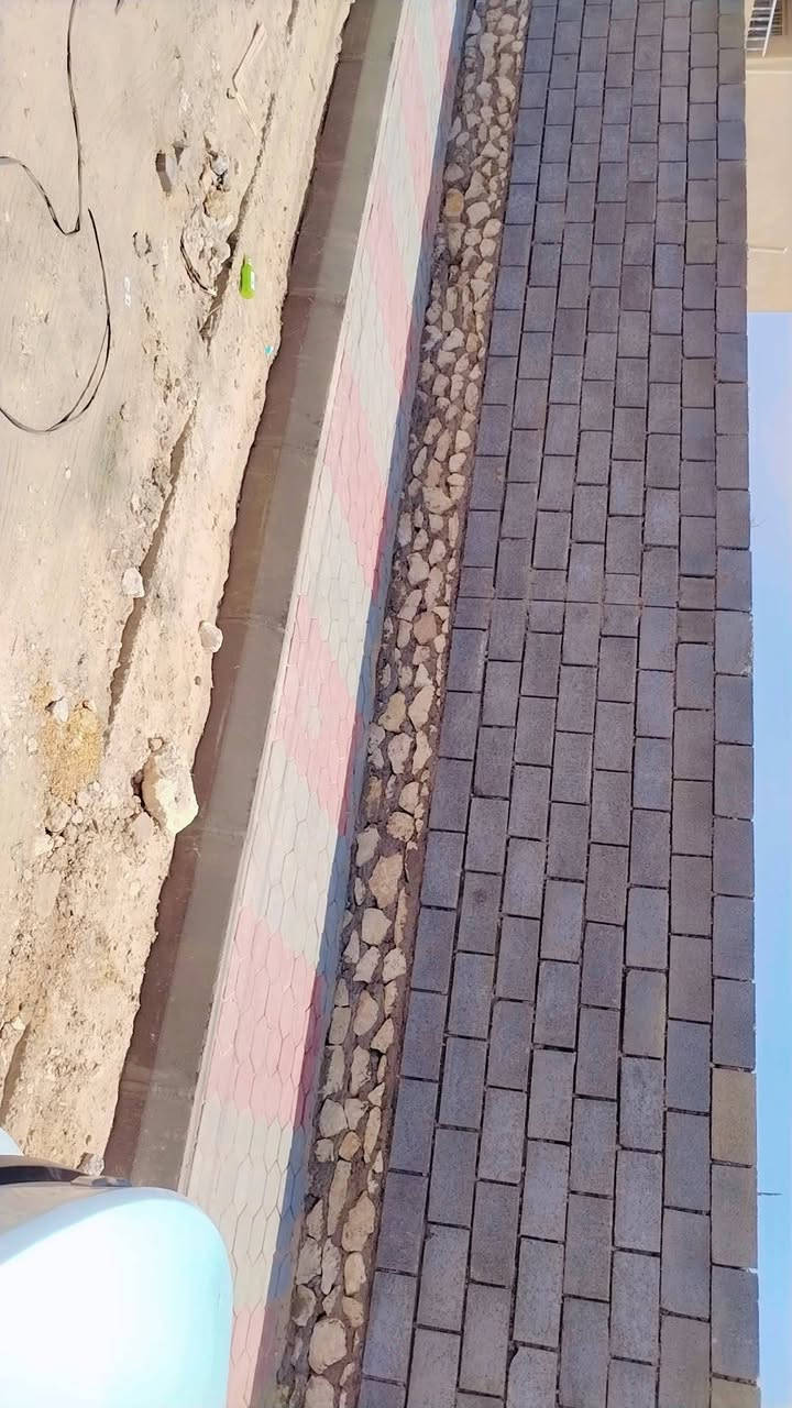 سلام عليكم ورحمت الله وبركاته اخوان  بنه بلوك درجه اولى عل الف 250 تصال ***********
