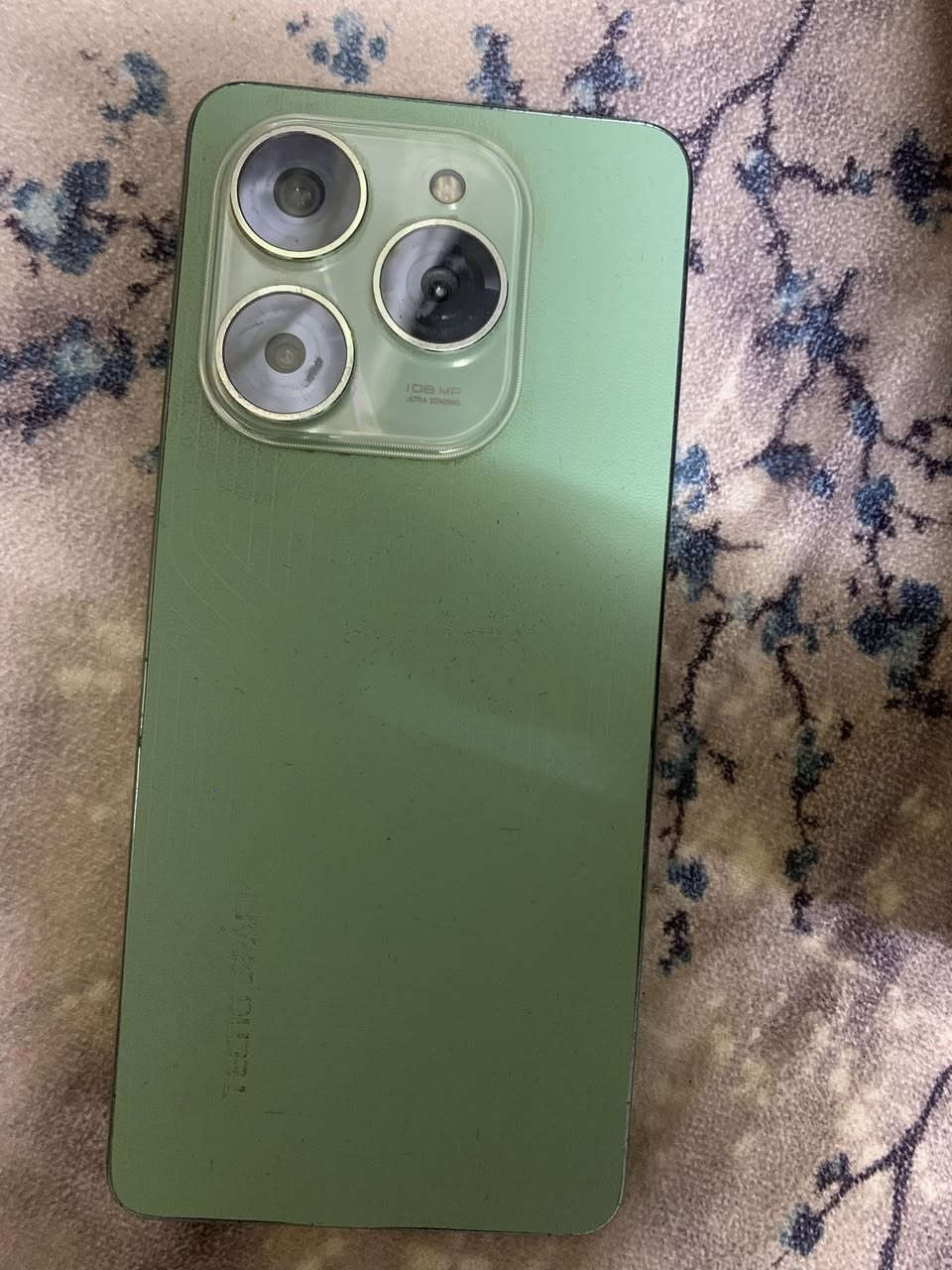 البيع شراي يجي خاص سعره ١٢٥ ألف بي مجال كل عيب ما بي كله بيلادي مكاني كركوك حريه ***********
 ذاكرة 256
