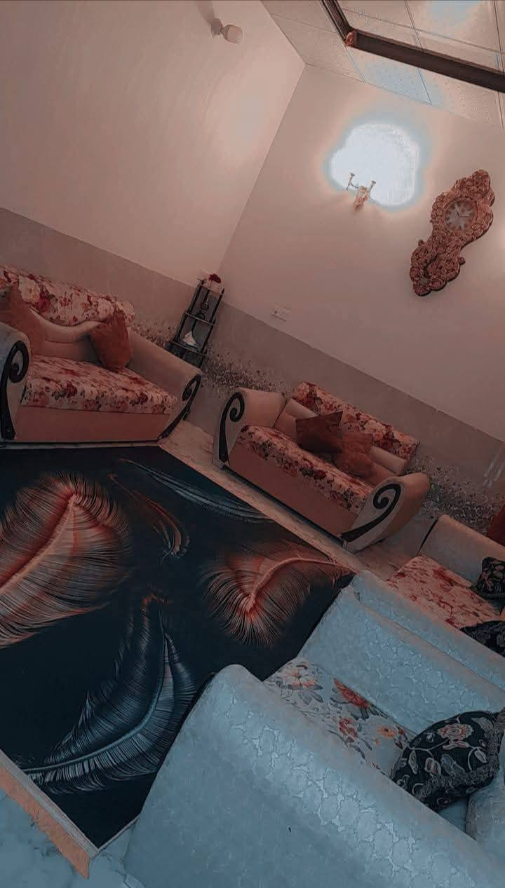 للبيع نص دونم مساحه 1250م 
كربلاء شارع السيده زينب الكنطره البيضاء شارع ابو طحين يتكون   من بيتين مساحة
 البيت الاول 340م مع مضيف 14م
البيت الثاتي200م 
مع ارض زراعيه حوالي 500م فيها نخيل عدد 20
للإستفسار 
***********
***********
