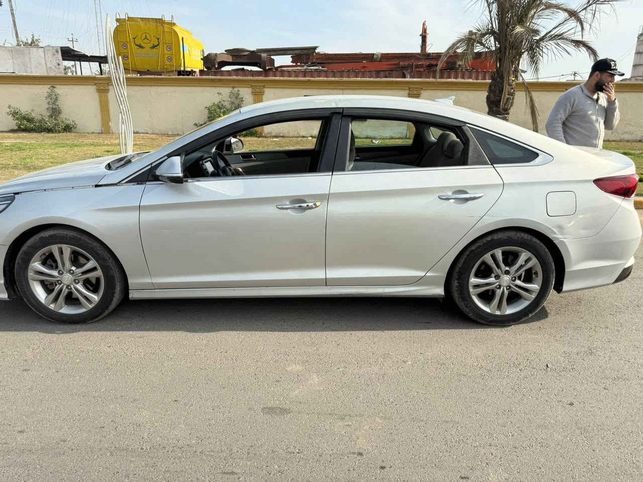 سوناتا 2019
وارد امريكي 
محرك 2400
كامره 
حساسات
مثبت سرعه 
تحديد مسار 
تدفئه تبريد كشنات 
تدفئه ستيرن 
سعر 125بيها مجال بسيط مال جيه 
حادثها بابين وجاملغ وبنيد 4قطع يعني 
رقم بغداد تحويل ثاني يوم 
للتواصل ***********
بكان سياره (بغداد )
