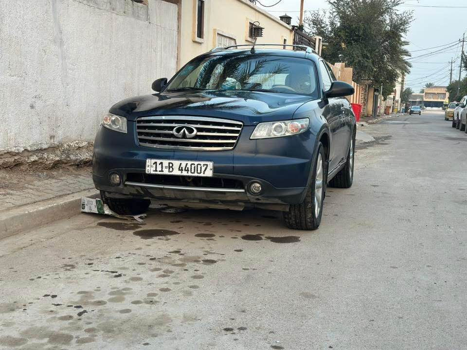 السلام عليكم 
انفنتي fx35 موديل 2008 
تقريباً ماشية 125 ..
معروفة مواصفات الانفنتي
محرك وكير بحالة جيدة جداً 
تبريد ممتاز ( بيهة مراوح ثنين ) 
السيارة بصمة وفتحة وكشنات جلد كهرباء وفول تحكمات
 صدر امامي جديد مصارلي فترة من بدلتة 
والصدر الخلفي بحالة جيدة 
للعلم السيارة وارد امريكي بدون غرق حادثهة باب الصدر فقط بدون تكم او قمارة او شاصي 
وقبل فترة نضرب الجاملغ اليسرة جهة السايق وعندي صور للضربة تعدل ( حار ) ونصبغ ؏ كدة 
السيارة رقمهة حلو ويعتبر مميز 
واكيد بأسمي تحويل ثاني يوم 
كدامكم حال السيارة وان شاء الله جاهزة 
السعر 103 
مكاني بغداد المدائن ..
واتس *********** بغداد, العراق
