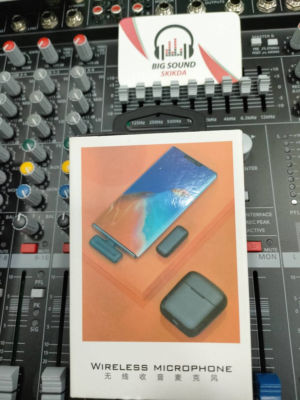 WIRELESS MICROPHONE POUR TÉLÉPHONE TYPE C & IPHONE DISPONIBLE CHEZ BIG SOUND SKIKDA 
0772611316
WHATSAPP// 0772611316


**إذا كنت صاحب هذا الإعلان وتريد حذفه لأي سبب، رجاءا أرسل رسالة إلى الدعم الفني**