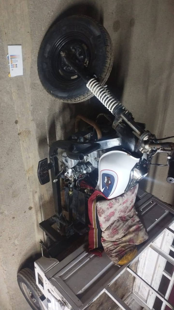 سلام عليكم ستوته للبيع ميدل ١٣ اوراق بديها نضيف ما بي خياس مكينه نص عمر تواير جوبلس نضيفات مال تعمير مكانها شطره السعر اتصال عل رقم ***********
