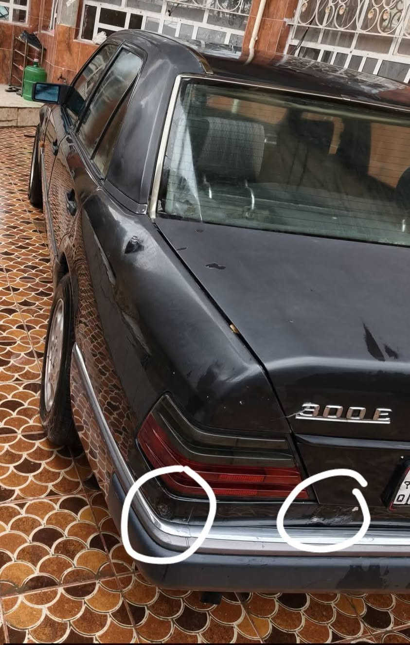 السلام وعليكم
عندي مارسدس دب موديل ٩٢ رقم بغداد ( باسمي )دولي 
مكان ديالى بعقوبة محرك وكير بطه 3000
ديلكو المرغوب 
السيارة بدون حادث داخل مخمل نضيف وجيد جدا 
م/الفتحه طكة وحدة
قواعد دبل بلاد 
باتري جديد  
جام ٤ كهرباء 
سنتر لك 
ABS شغال 
اريل كهرباء
ويل تفاحه ٤ 
تخم تاير جديد
محرك وكير خير من الله 
ادامة بلكات نوزلات جددد
بكلايت دخاني اصلي 
كهربائيات كلها شغالة 
تراي وين متريد شلعه معدل طيارة  واقتصادية بل صرف  
والشراي يتصل 
***********
