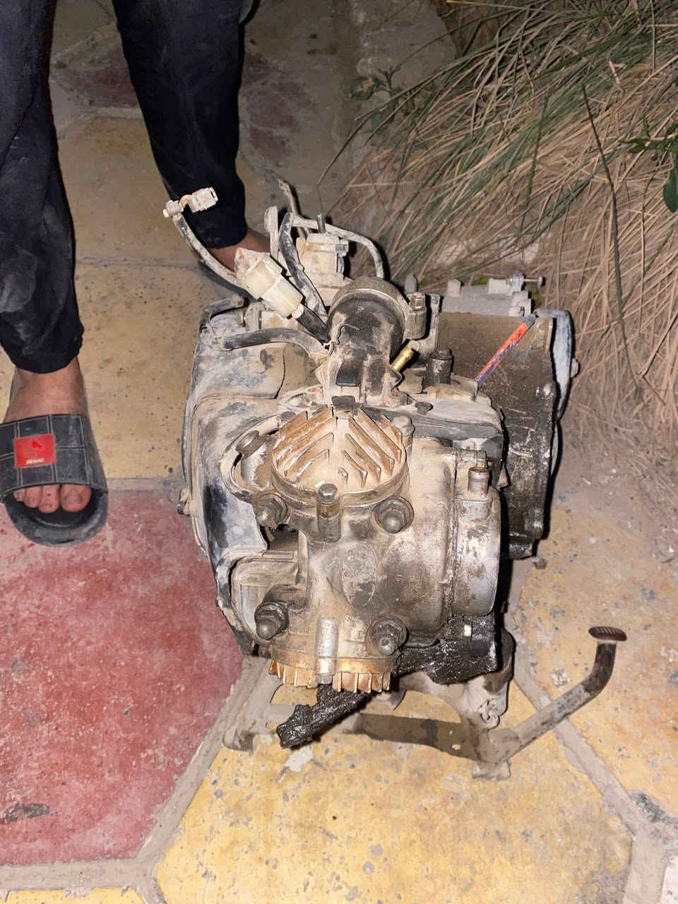 تفصيخ تفصيخ ثعلب كابريتر راح اذكر كله حاجه وسعره مكاني بغداد الغزاليه الي يريد شي يتصل أو  وتساب رقمي ***********
توصيل داخل بغداد فقط وعربون علمود لتصير حراج 

ماشه ٢٥
فج امامي رياضي برمبو سمأي ٣٠
عمبار بريك امامي ب١٠ 
ستيرن فارغ  ب١٠ 
زوج مجامع  دكم  ب5 
دشبول هوه وسواده شغال طوافه وسرعه 30
جكمجه ب١٠ 
كاعيه ب١٠ 
زوج ترايش ب5 نص عمر بيض
اشاير خلفيه ب٢٠ فول نضافه جامه شفافه 
جوزه ب٢٠  
دبلات خلفي رياضي برتقالي 60
سلف رياضي مال مكاين كبار يشغل ب30 هوه ودشلي 
راجز كامل ب١٠ 
كشن رياضي وحوض كشن مربوط بل حوض ببليته  نضاف ب15
شاصي ب٤٠ 
تانكي ب٢٠ وياه طوافه 
ضفيره ب40
عقل ب٤٠ 
مكثف شحن ب١٠ 
قبق البانزين هوه والسكليتر مالته ب٢٠ 
ملف هوه والفحمه والفلاوين ب٣٠ 
هاوزن ب١٥ 
شمعه مال مكينه ب١٠ جديده 
حاضنه جوه تانكي ب٢٠ 
مازده بيها منضومه زنون ب15
سبايدر  ب١٥
باتري 10
قاعده رقم سمائي 25
وياله GTR حدييث هوه وتاير و صينيه رياضي ب65
يدات بريك رياضي بنفسجي 10
صدر رياضي dy هوه وفج برمبو 100
صالنصه يراد لحيم بس مربوطه 25
فشكه كامله  هيه وروتلها  ب60
 ستان تعليك 10
بكلايت خليه 25
شوته 10
ذيل GTR  ب5
تخم كلجات رياضي عل شغل شرط شلعه معدل 75
لحيه 10
وباقي اشياء ...
