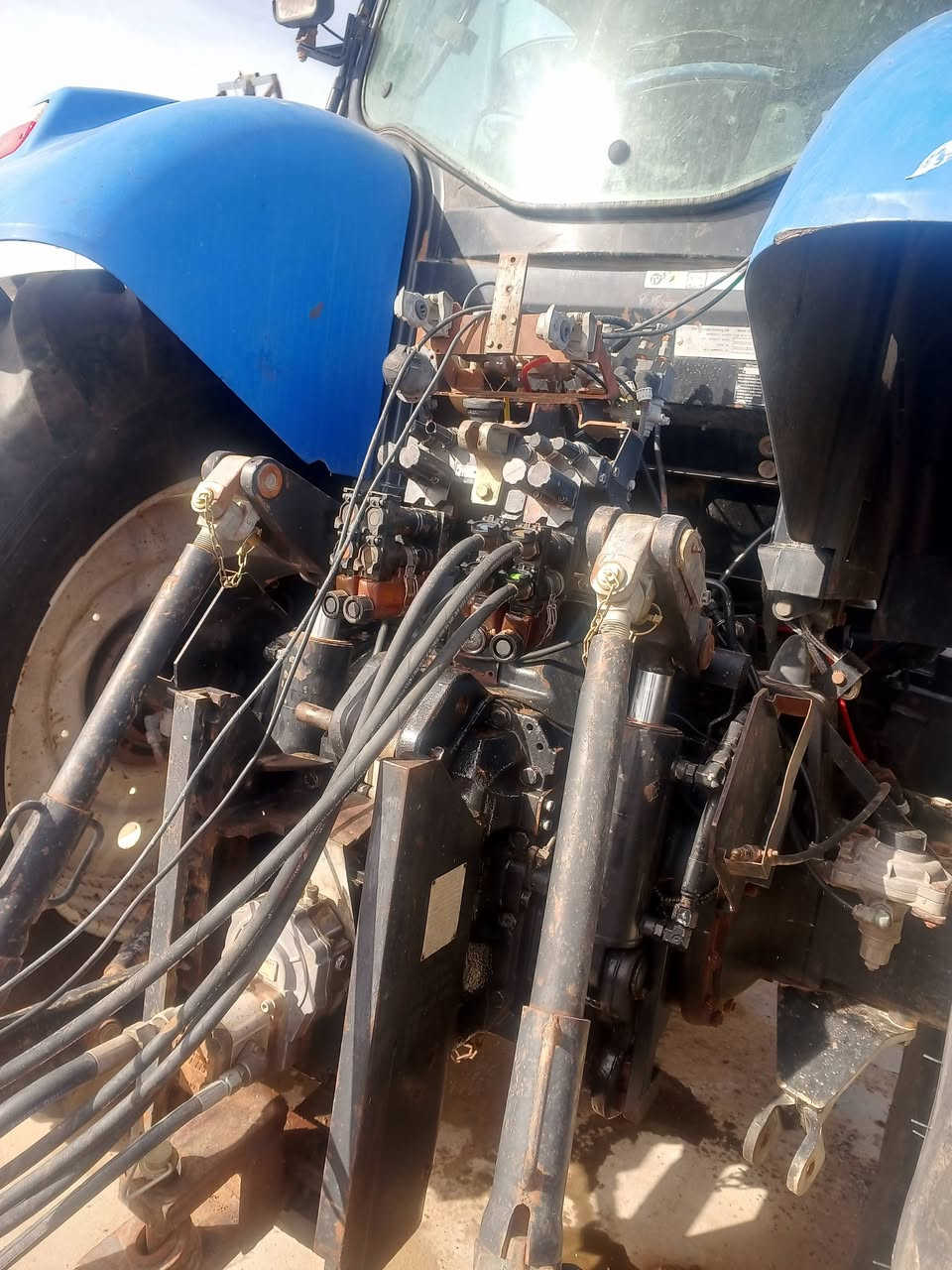 سلام عليكم نيو هولند 7050عصا 2008عداد 11الف سعر 460ورقه او بيه مجال رقم دهوك ***********
