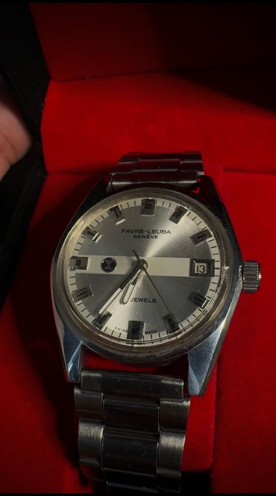 ساعات فنتج للبيع 
عدد 4 سويسري نصب تكويك 
2 ياباني اوتماتيك جميع الساعات شغلات ونضيفات