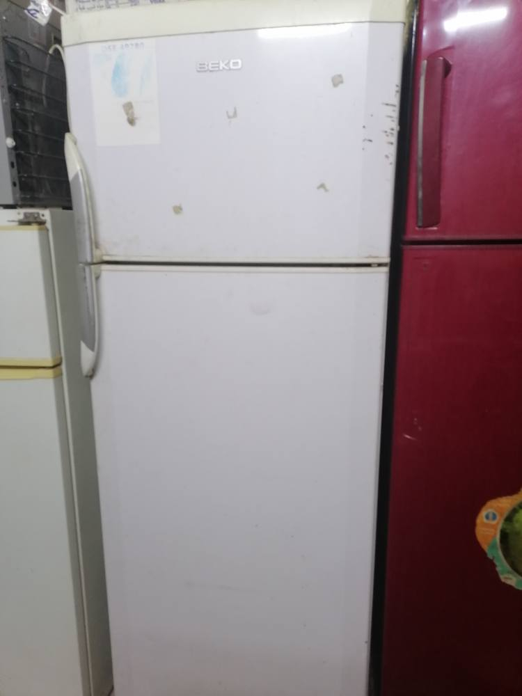 ثلاجة اللبيع شغل سعرا ١١٠ بي مجال كركوك حي العروبه يم ملعب خومسي او وكف قديم حجم ٢٠ قدم بس مصلح مابي اي عيب شغال بل شرط ٧ايام ضمان
***********
*********** كركوك, العراق
