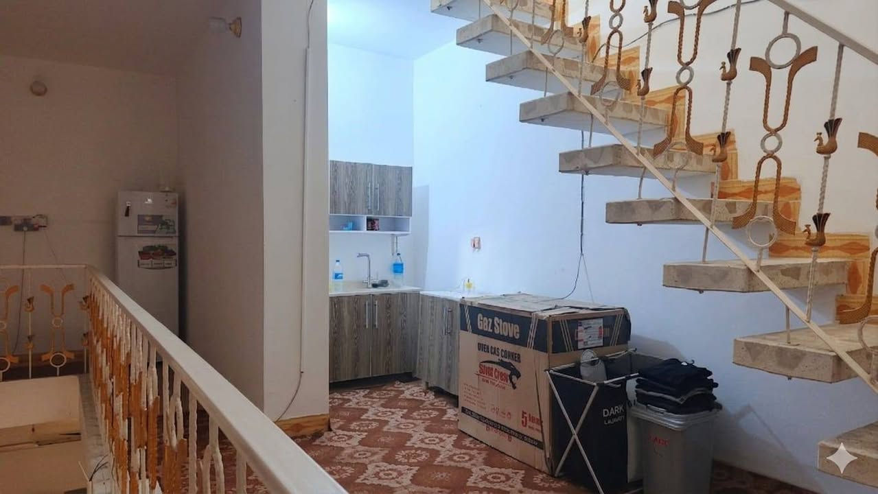 بيت ١٠٠متر ميلاد حولي قريب على شارع ٣٠ الأول مال السوك  طابقين فول درجه اولى كونكريت مسلح دبل فاليوم بناء جناي  السعر ١٢٠ مليون وبيه مجال ***********
