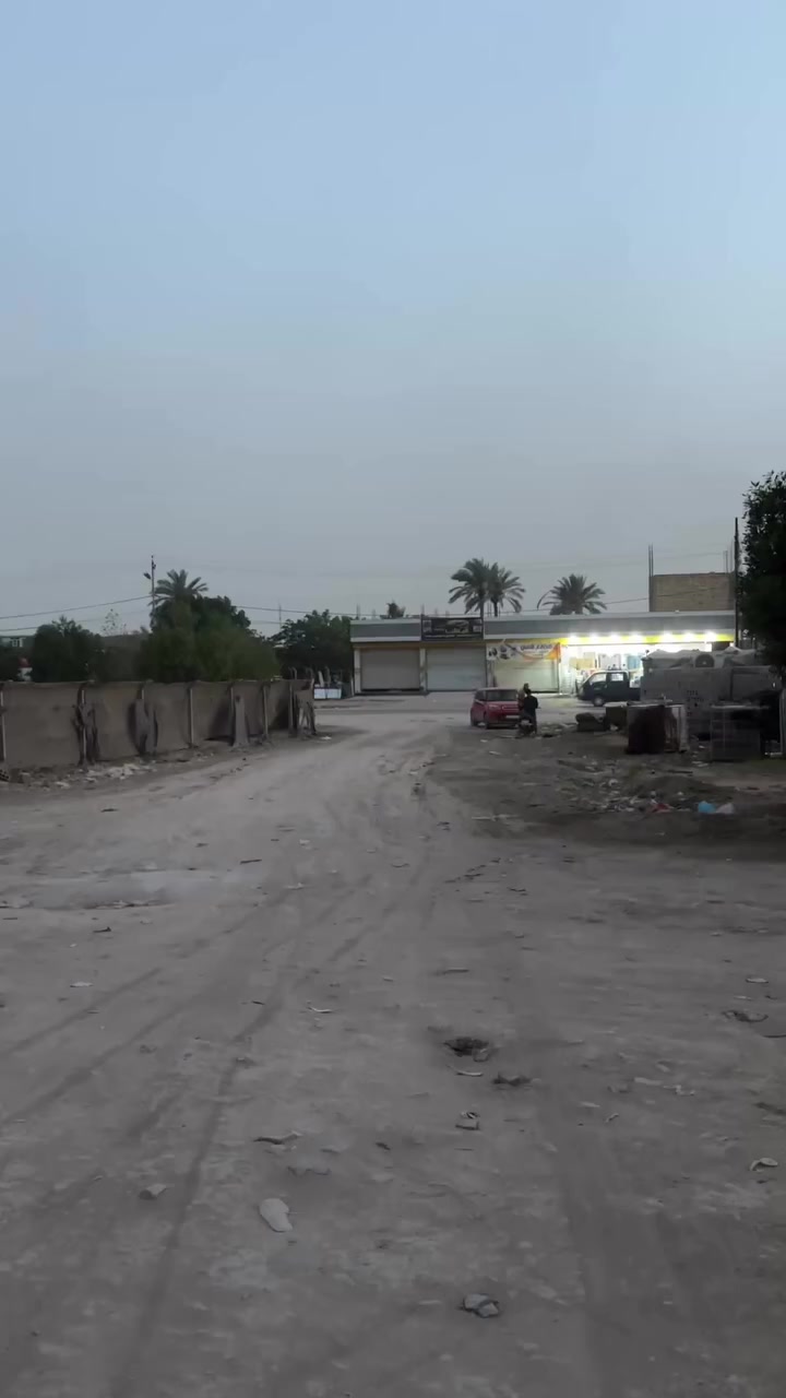 السلام عليكم قطعه للبيع المساحه 200 متر طابر صرف الواجهه20 متر نزال 10
المنطقه محيزم الرابعه 
جنس الارض طابو صرف بأسم شخص واحد 
الموقه بالضبط الشارع اليربط بين 80 و100 خلف الملعب موضح بالفديو 
وبيه اجازة بناء 
عرض الشارع 15 
موقع مميز على شكل حرف T 
اذا توكف صير شارع الملاعب على ايدك اليسرة 
وشارع100 على ايدك اليمنه 
ومقابيلك الشارع العام 
السعر كاملة ب185 مليون وبيه مجاال 
تريد 100 هم ترهم 93 مليون وبيه مجال 
شوفني اغني بالسعر لتخابرني ولا ضوج روحك  
للاستفسار الاتصال 
*********** 
واتساب موجود
