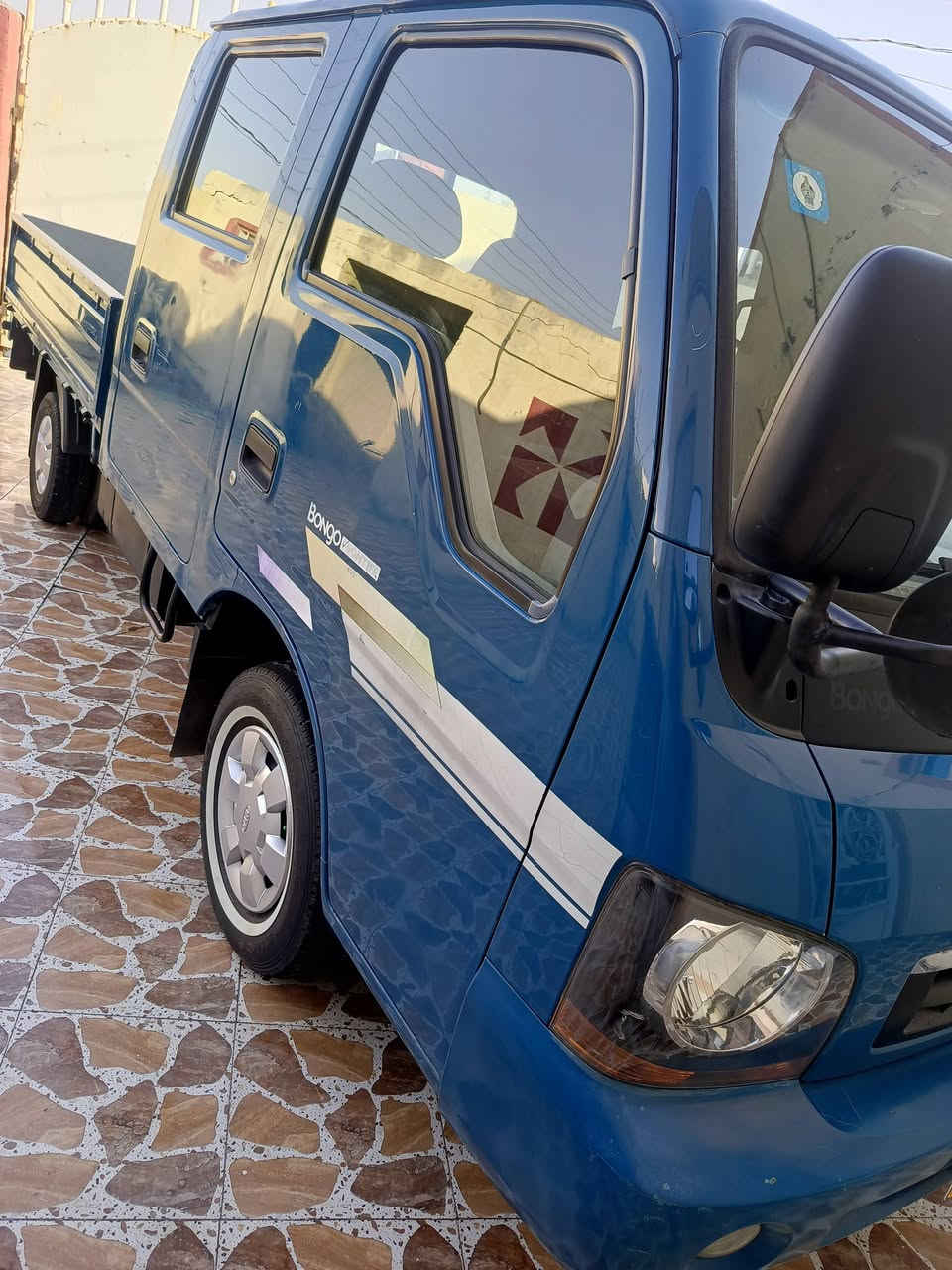كيه ام عيون موديل 2000 سياره جديده مكفولة كفاله عامه وضع شركه بسمي رقم انگليزي أبيع سونارمن الصبغ سياره كير محرك شرط تخم تاير جديد سياره دواخل شركه تبريد شغال ريموت 4 ابواب سياره جديده بلعافيه على الياخذهه السعر 100 وبيه مجال بصيط مكان بابل الاتصال ***********
