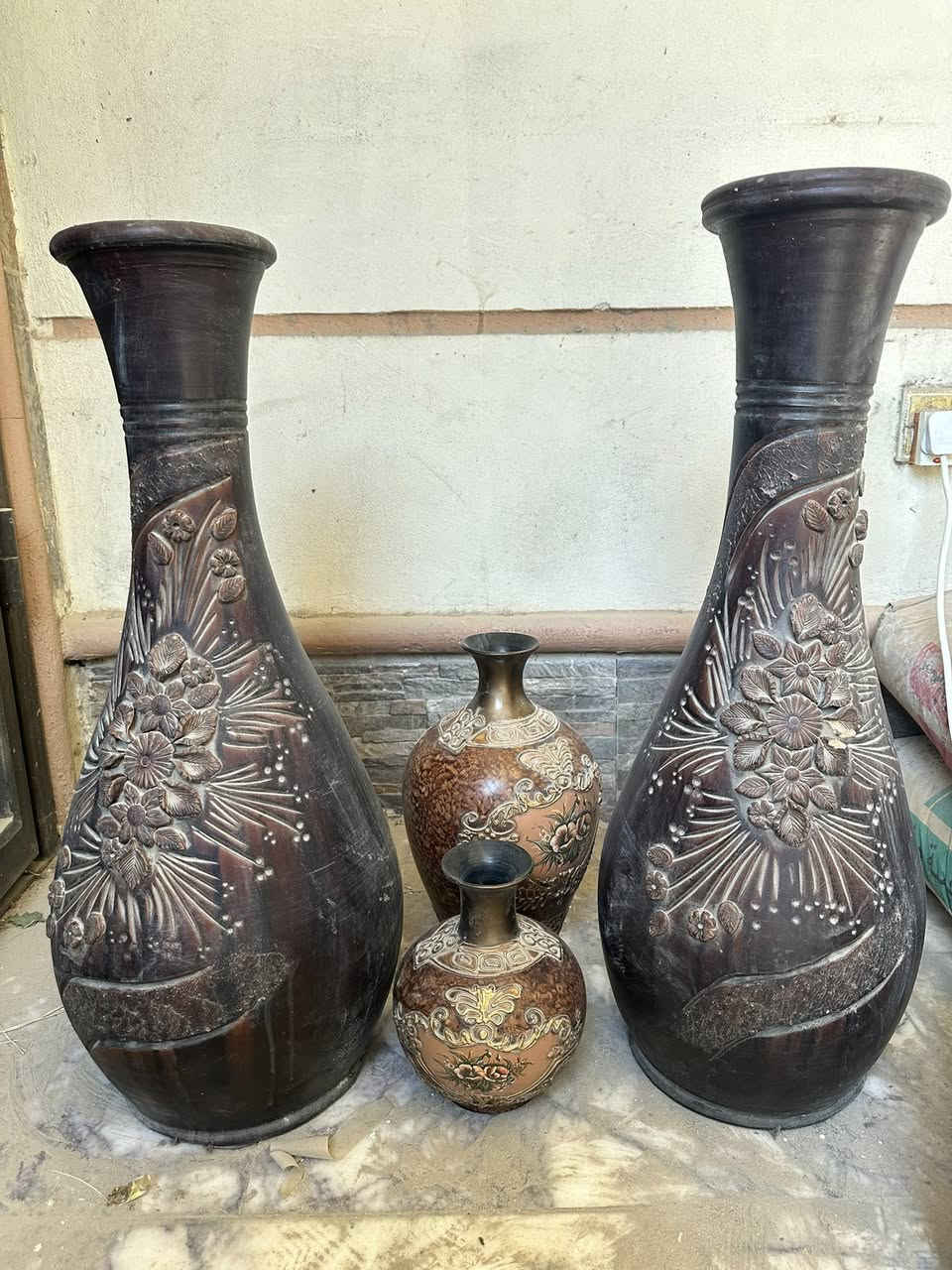 ثريات حجم كبير عدد 2
براكيتات عدد 4 

ميز تلفزيون زجاج مضلل

 فازات كبير عدد 2

فازات صغير عدد 2 

للبيع


**إذا كنت صاحب هذا الإعلان وتريد حذفه لأي سبب، رجاءا أرسل رسالة إلى الدعم الفني**