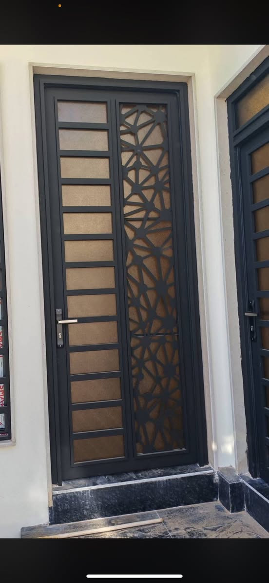 🔨  [معمل حدادة عبد القادر ] 🔩
نقدّم جميع أعمال الحدادة باحتراف وجودة عالية:
✔️ أبواب حديد
✔️ابواب قاصة
✔️ شبابيك وحمايات
✔️ درابزين سلالم
✔️ بوابات ومظلات
✔️اعمال السندويج بنل 
✔️ تنفيذ حسب الطلب وبأسعار مناسبة

⏱️ دقة بالمواعيد
💪 شغل متين وعمر طويل

📞 للاتصال والاستفسار:
***********
***********
