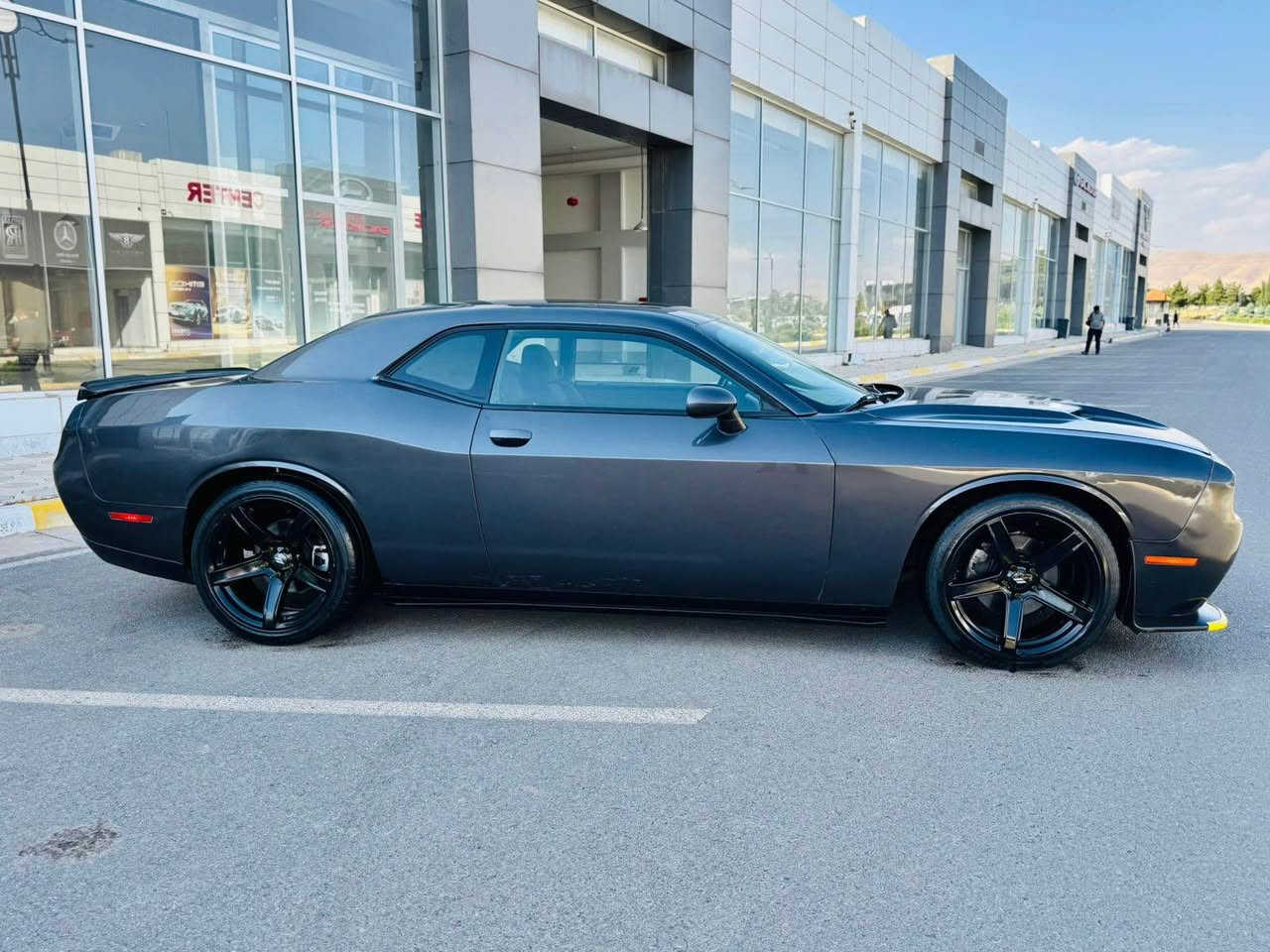 ﷽
                            DODGE CHALLENGER 2016 SXT
دوج جالنجر موديل 2016 SXT
لون ( نفطي )
_____________________________________
مكان🌆: سليماني               سعر💵: 136$🔐قفل 🔥
تليفون📲: *********** /// ***********
_____________________________________
▫️محرك V6 3.6L سته سلندر
🔹كير و محرك بشرط مامفتوح
🔹بدون صوت و بدون صرف و بدون خلل بشرط فحص

▫️سيارة محدث هيلكات دعامي و ويل لاحيات 🔥
🔹سيارة ( بيها تلات قطع صبوغ )
🔹سيارة حيل حيلوة جديد و نظيفة

▫️مواصفات
( بصمة - شاشة كبير - گير ماوص - كشن كهربا - شغال - لايت ليد - زينون - ڤوليوم - تحديد سورعة - بعد )

◽️اربع تايرات و ويلات جديد ويل هيلكات
🔹سيارة شرط بدون اى نواقص گير و محرك و حدادي و كاهرباى كل بشرط
سنوية و رقم و هزة جديد سنوي بأسمي 
🔹تحويل غرامة بشرط 
____________________________________ السليمانية, العراق

