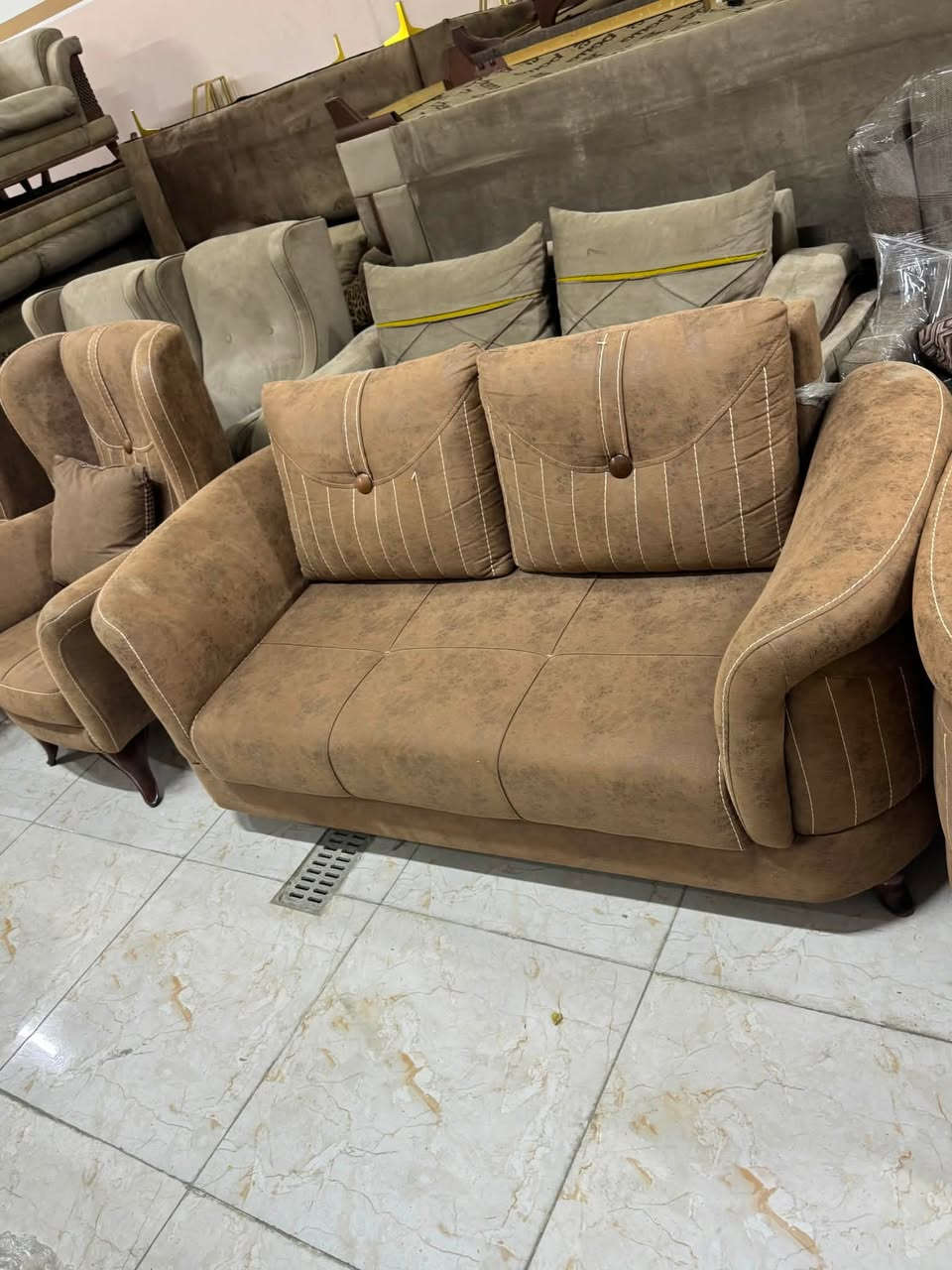 تخامه عدد ثنين قلاب وسرير ماركه جدا راقيه  سفنج سوفت طبي يعني فول راحه يعني موصفات راقيه نضافتهن اكثر من ٩٥٪؜


**إذا كنت صاحب هذا الإعلان وتريد حذفه لأي سبب، رجاءا أرسل رسالة إلى الدعم الفني**