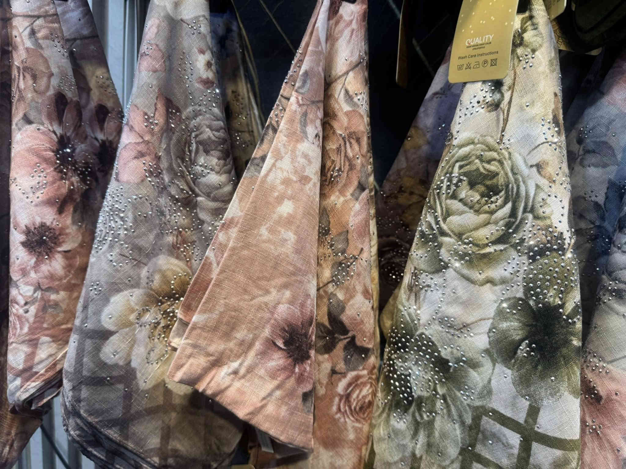 ✨ أحدث الحجابات النسائية ✨
ألوان وتصاميم تناسب كل الأذواق 🧕💖

📍 حي النقيب، قرب شركة زين مقابل حلويات عماد الشكرجي
📞 ***********

💫 خلي أناقتك تبرز مع كل حجاب! 💫
