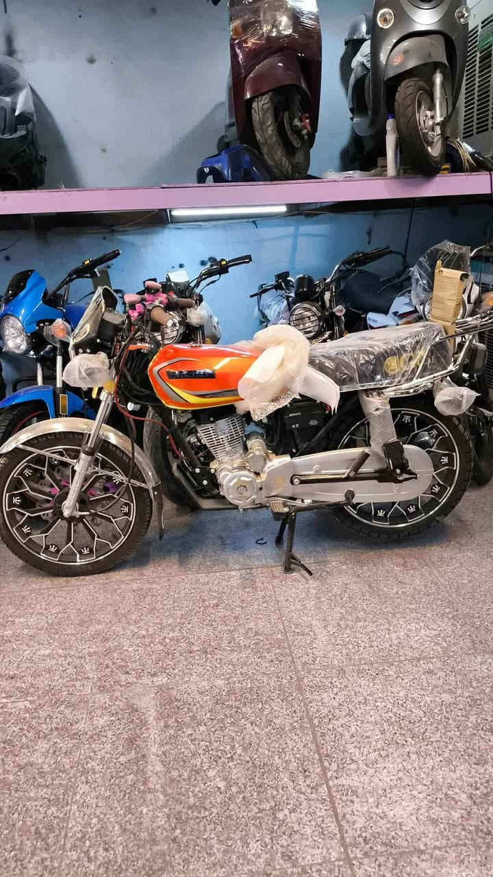 سيفان 2025 لون برتقالي سنويه 2025 تنتهي 2030 موديله مذكور بلسنويه 2015رقم بابل انكليزي بسم مجمع السلامي السعر 1350وبيها مجال مكاني بابل الحله بكرلي الرقم ***********
