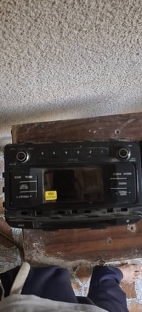 مسجل وشاشه كيا هونداي للبيع سعر الواحد ٣٠ الف مال حاويه ٠٧٧٠٣١١٣٨٣١