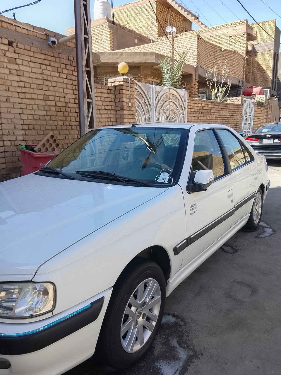 سلام عليكم بيجو بارص موديل 2022 سياره مدوشمه 
كير ومكينه لا تنقيص ولا تبخير مكفولات بيه بارد جاملغ الخلفي قليل ع كد شبرولباقي كفاله رقم واسط محجوز وكله ثاني يوم ستقطاع مباشر عل ماستر  مكاني كوت واسط سعر68بيه مجال سياره بدون غراض تريد هيه وغراض بل خدمه
رقم تلفون ***********

